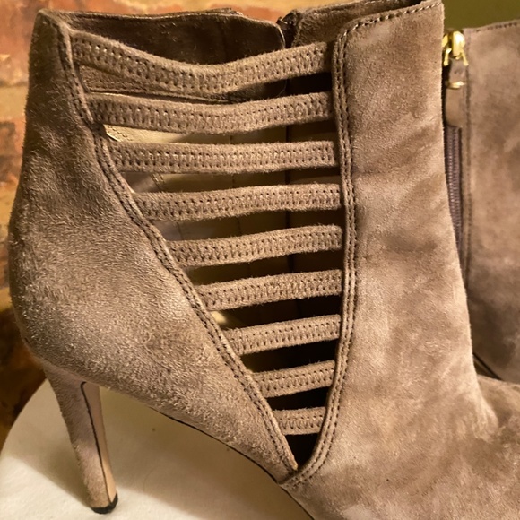 Via Spiga | Taupe Suede Booties, Stiletto Heel, Platform Toe, Size 10 - Picture 3 of 12
